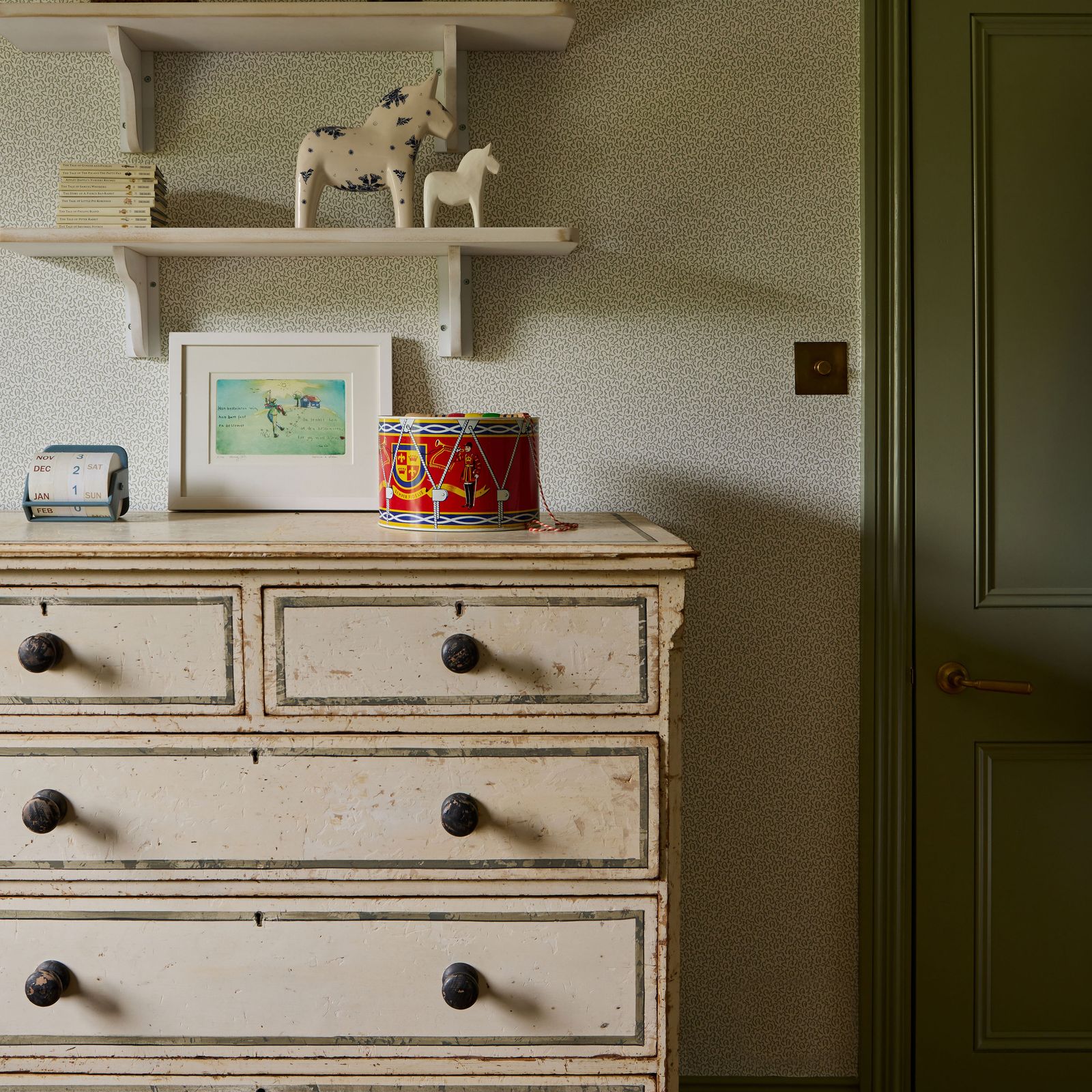 11 chests of drawers for stylish storage