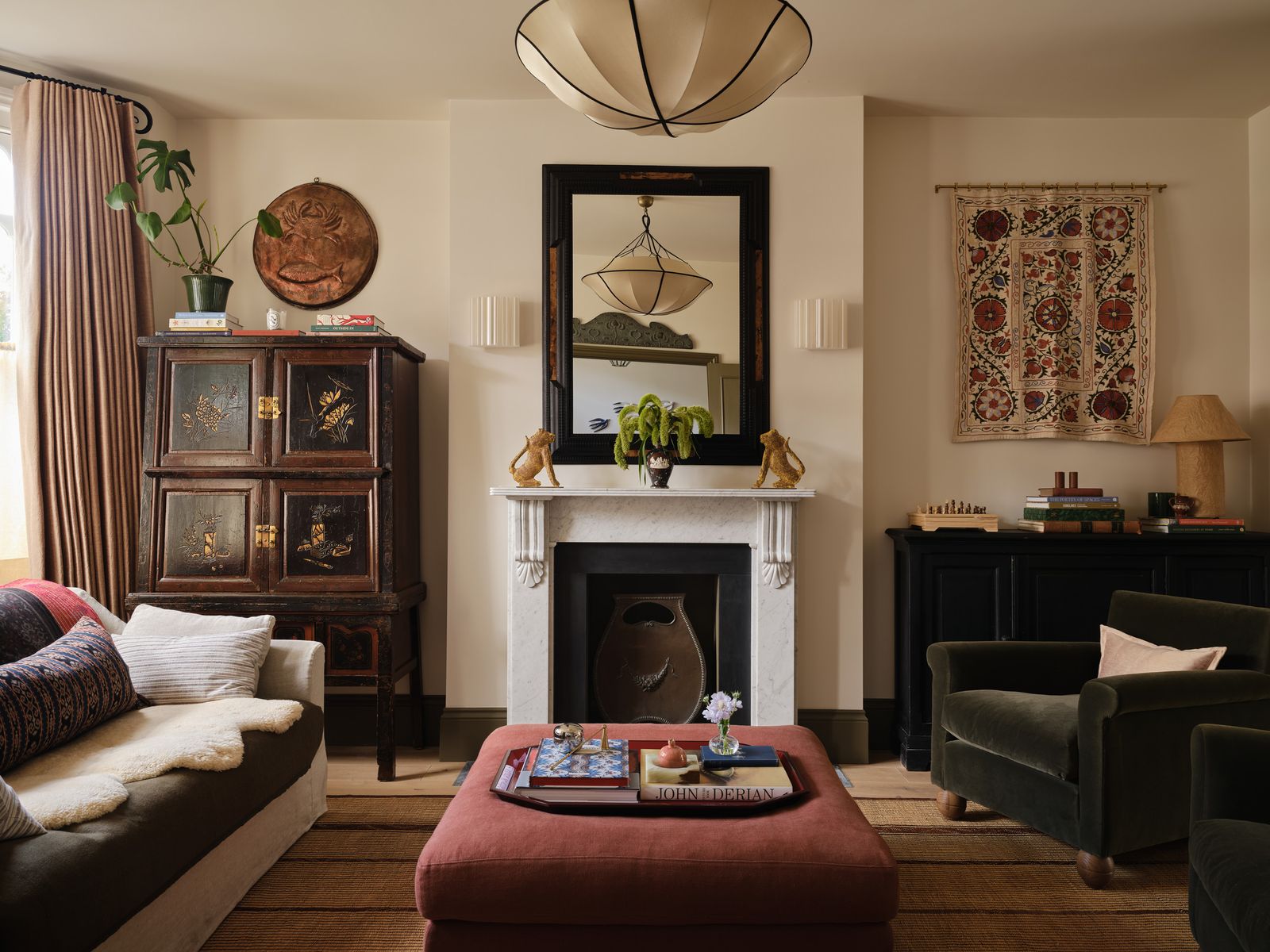 A classic London townhouse with an understatedly sophisticated palette